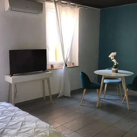 Apartment Cocooning A 50 M Du Port, Classe 1 Etoile Cassis