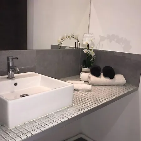 Apartment Cocooning A 50 M Du Port, Classe 1 Etoile *